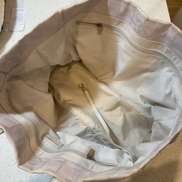 Chanel Vintage Travel Line Tote – Pink, authentic - Picture 10 of 17